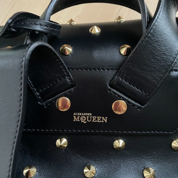 Alexander McQueen black leather gold studded backpack - Picture 6 of 9